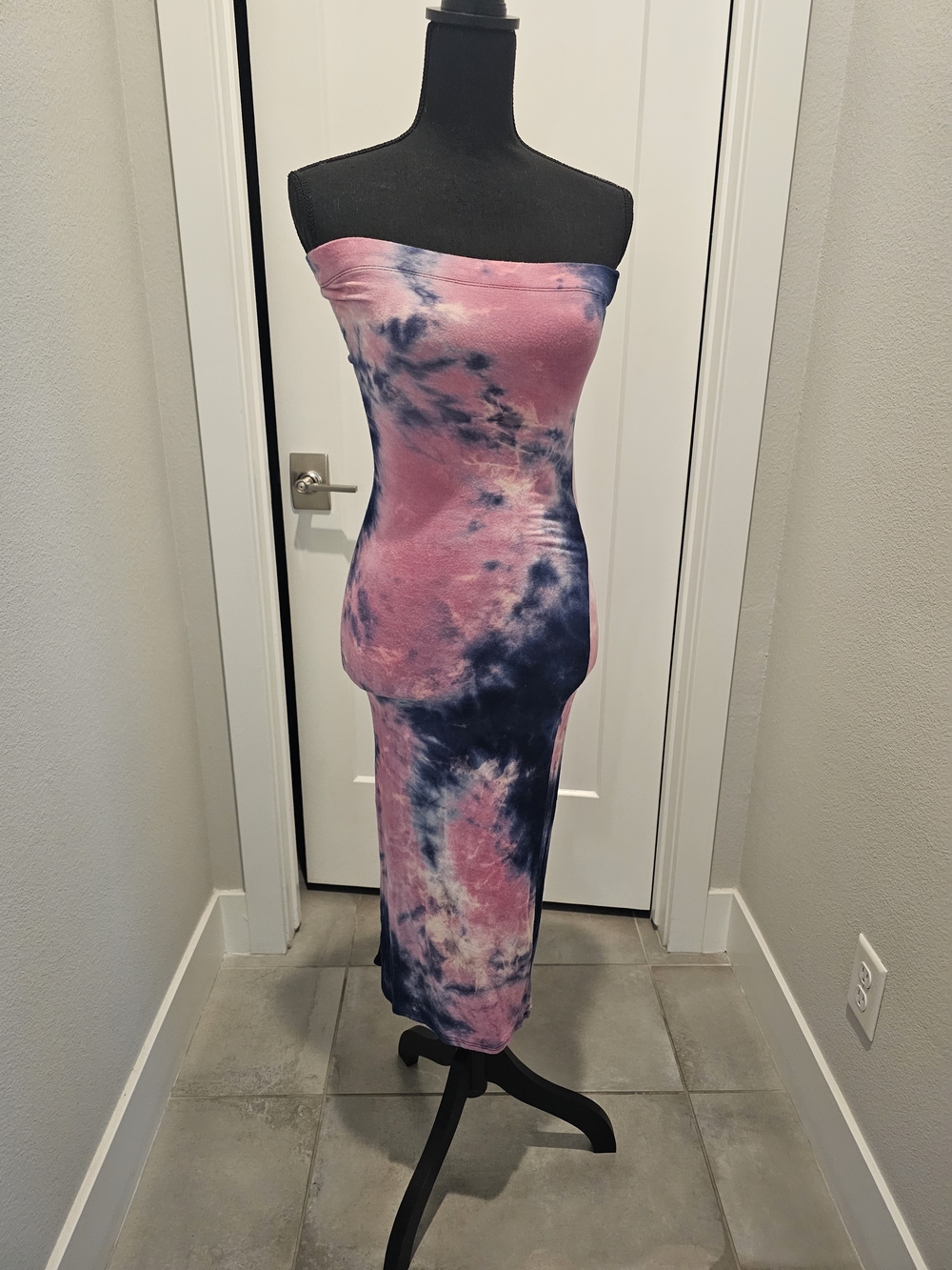 Strapless Tie-Dye Tube Dress in Pink and Navy